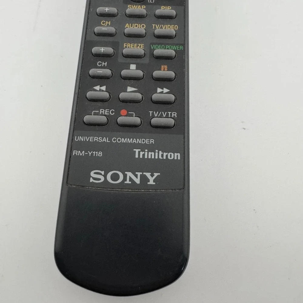Sony Remote Control RM-Y118 Trinitron Universal Commander Black TV VTR Cable